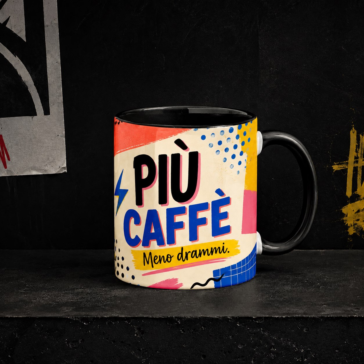 Tazza personalizzata con grafica Più caffè meno drammi